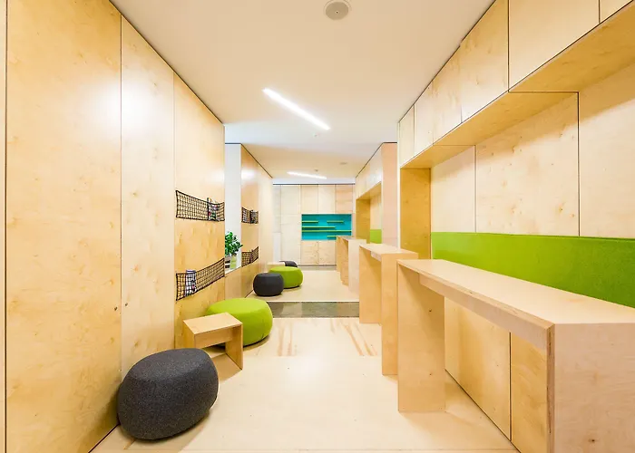 Moveinn Хостел *